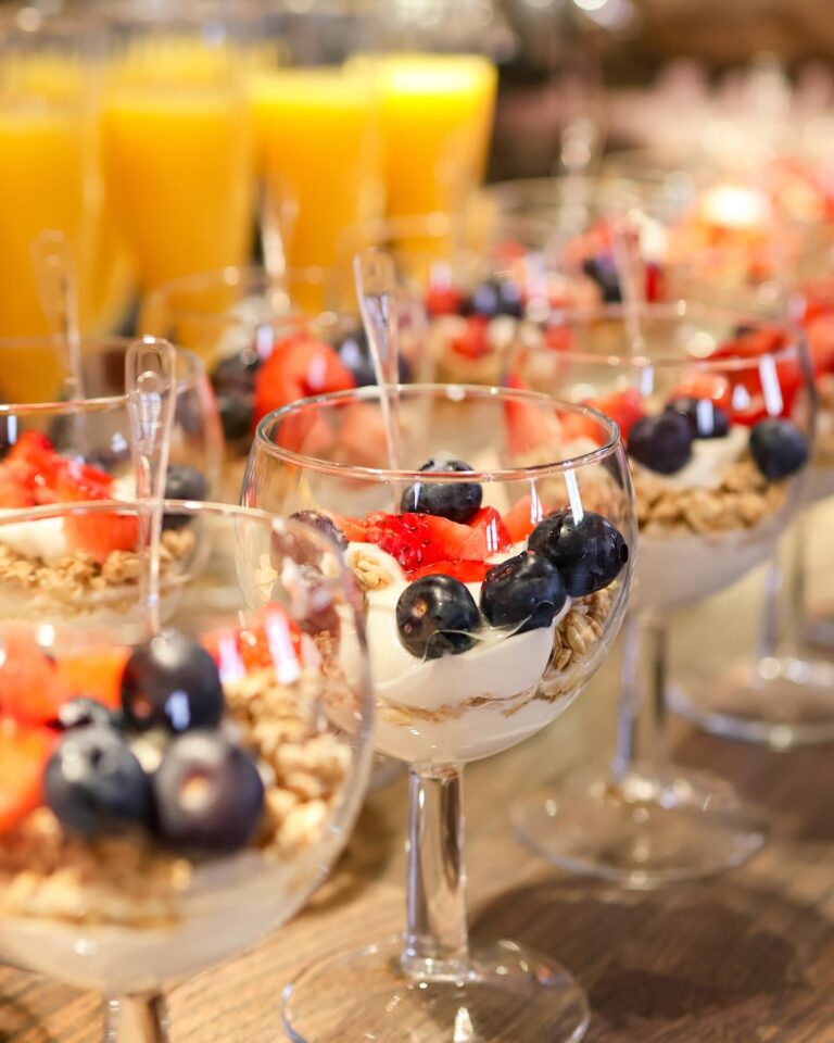 17 Baby Shower Brunch Ideas That Look Beautiful And Feel Effortless