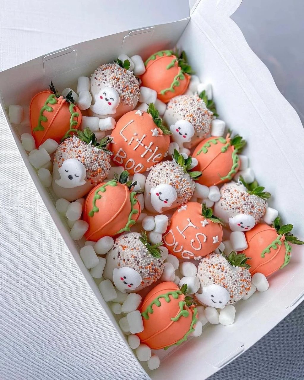 Little Boo Chocolate Dipped Strawberries