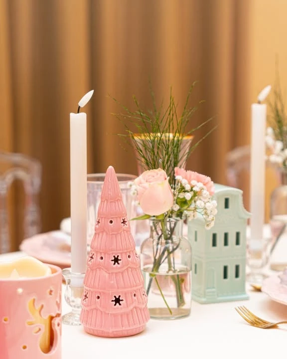 Modern arched entry sign for a merry little baby shower