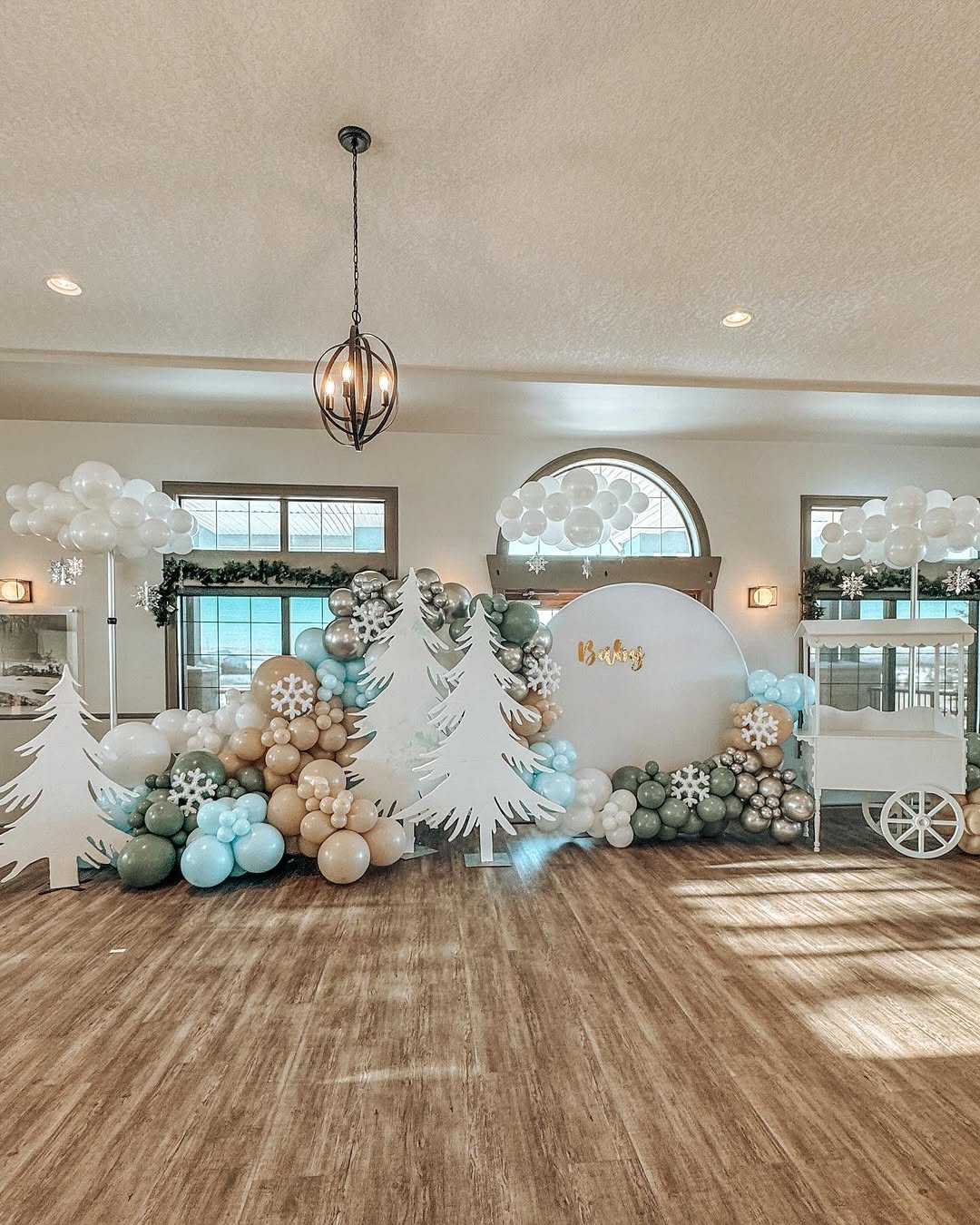 Woodland Balloon Garland with Cart