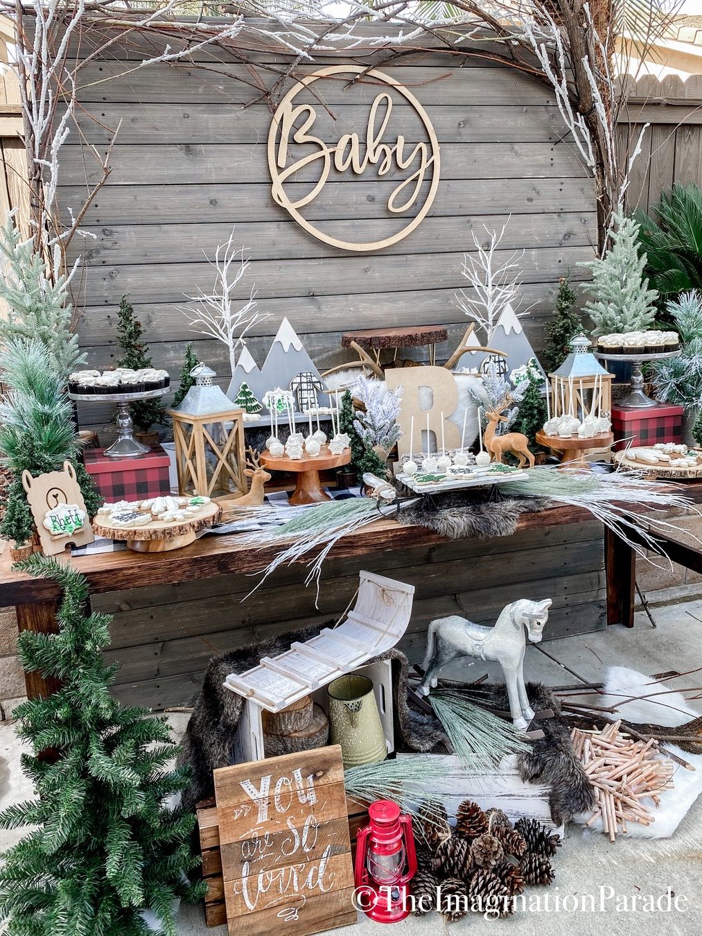 Elegant Snowflake Banquet Table