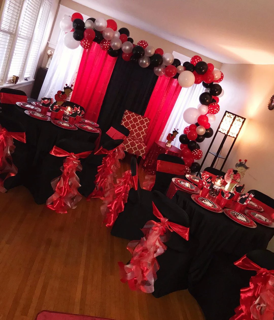 Tabletop Balloon Centerpieces