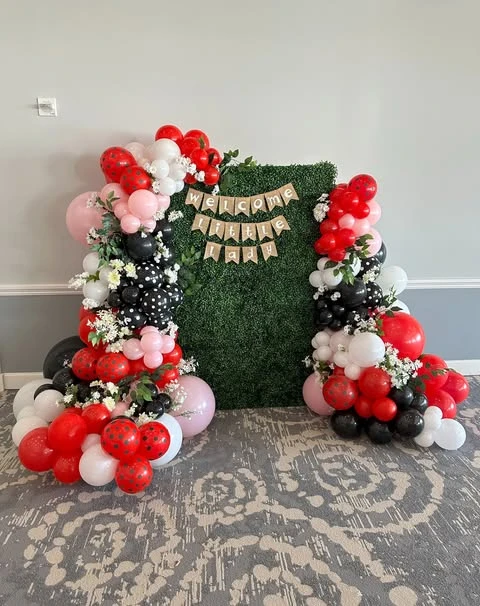 Poolside Balloon Arch Way