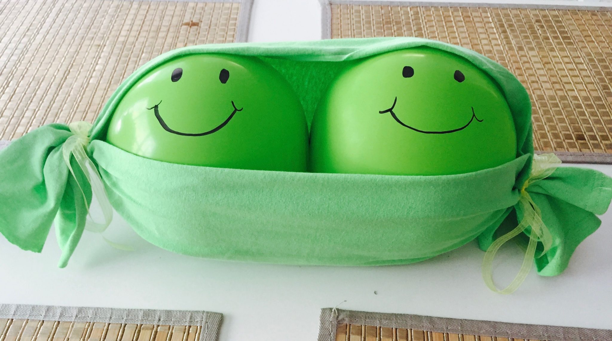 DIY Green Balloon Pod Decor