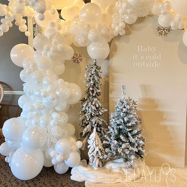 Frosted Pines Winter Balloon Garland