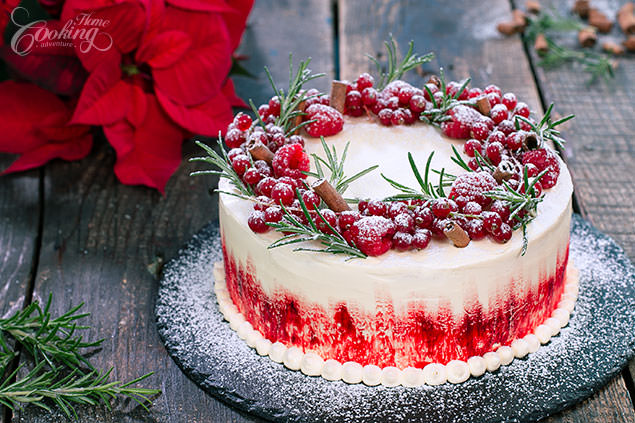 Red Velvet Berry Wreath Cake