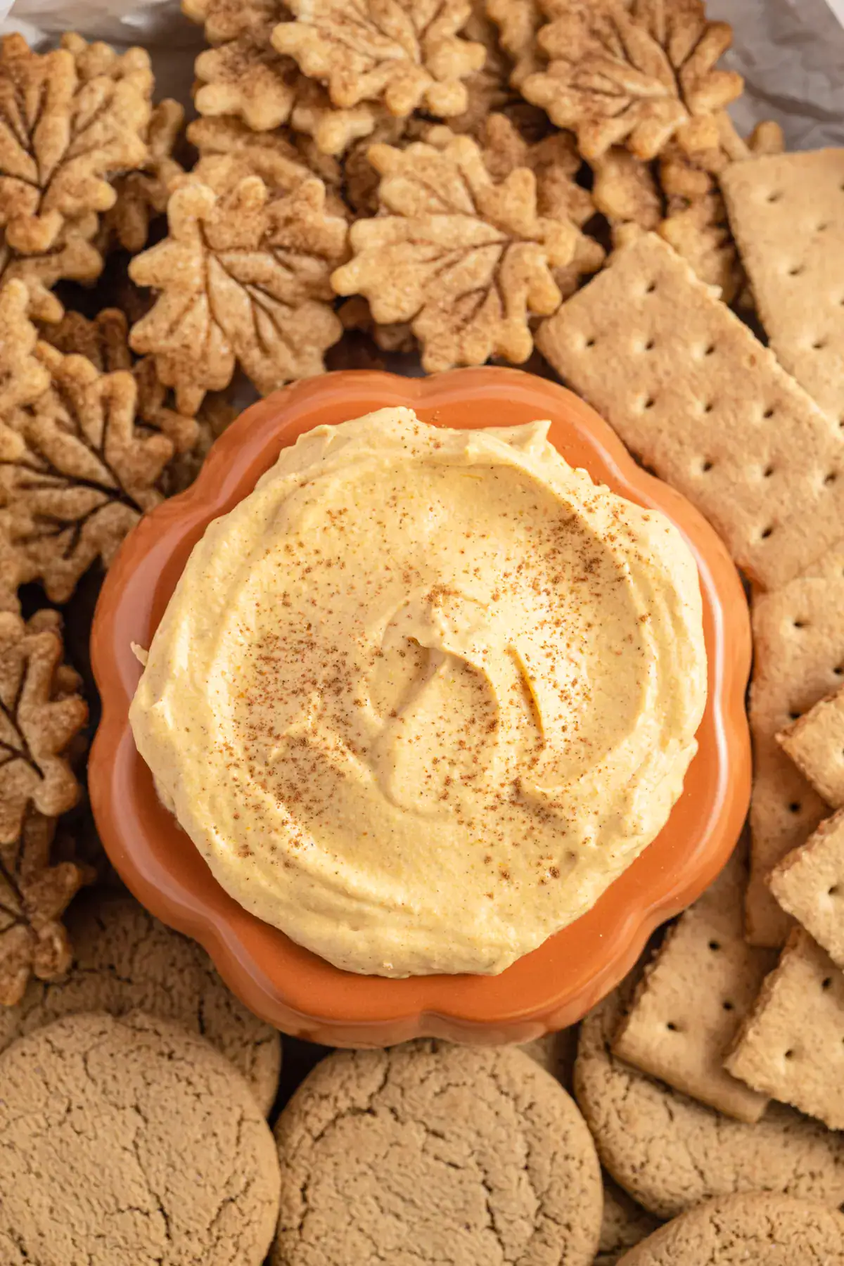 Fluffy Pumpkin Spice Dip with Graham Crackers