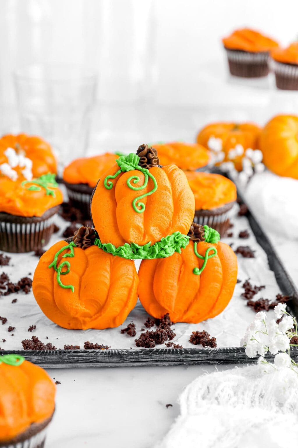 Pumpkin Shaped Chocolate Cupcakes
