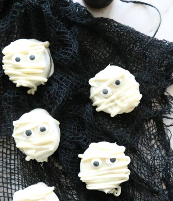 Mummy Cookie Bites